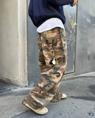 Hip pocket ring wide camouflage pants