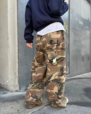 Hip pocket ring wide camouflage pants