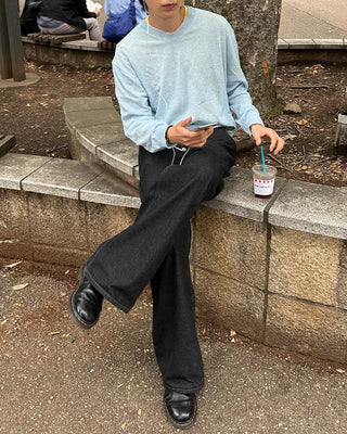 V-neck long-sleeve knit