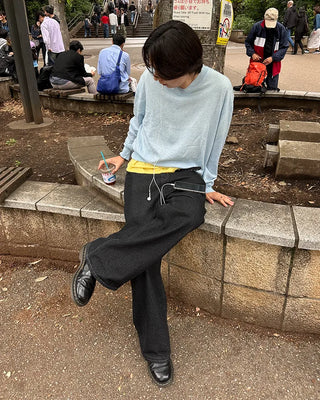 V-neck long-sleeve knit