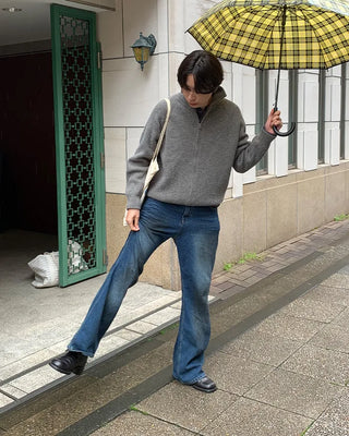 Simple 2-way knit zip-up
