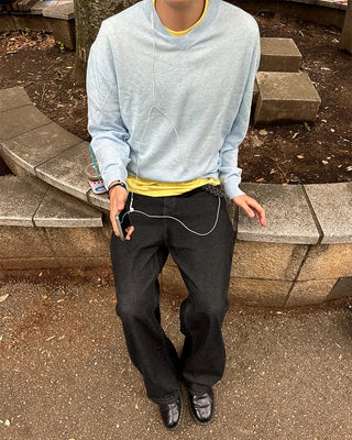 V-neck long-sleeve knit