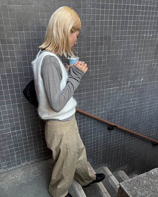 Wool sheer slit long-sleeved T-shirt