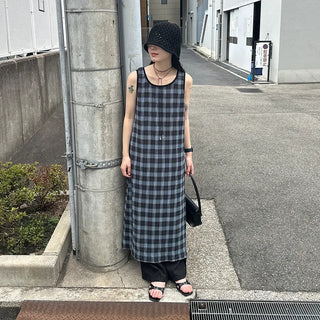 Black strap necklace