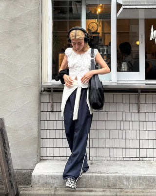 2-Way Gathered Elastic Lace Neck Button Blouse
