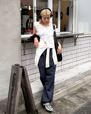 2-Way Gathered Elastic Lace Neck Button Blouse