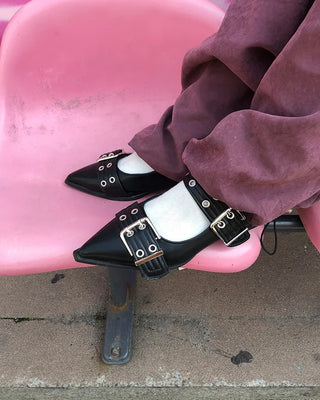 Belted pointed flat shoes