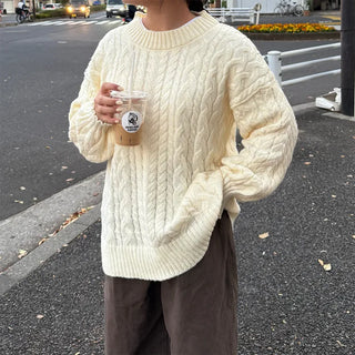 Loose-fit twisted knit