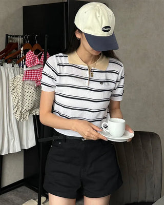 Two-tone short-sleeved knit