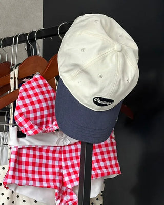 Two-tone lettering cap