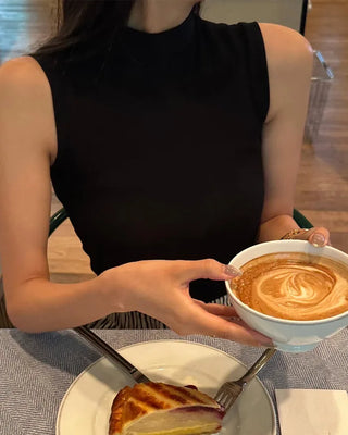 Mock neck slim feed sleeveless