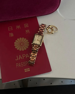 Gold Square Handwatch