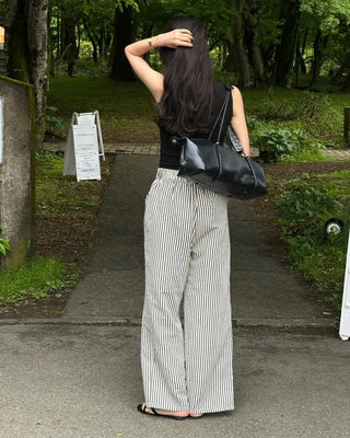 Mock neck slim feed sleeveless