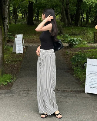 Mock neck slim feed sleeveless