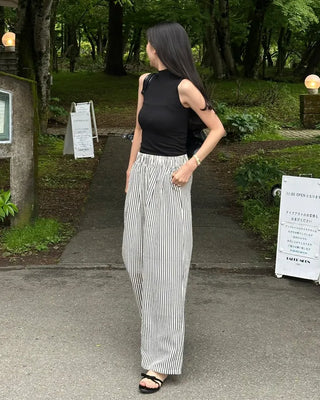 Mock neck slim feed sleeveless