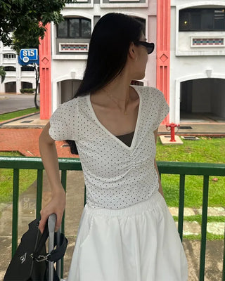 Dot bust gather V-neck T-shirt