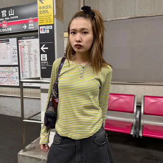 Striped boat neck long-sleeved T-shirt