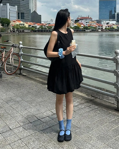 Sleeveless balloon mini dress