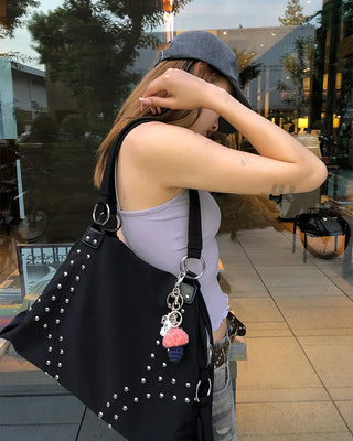 Double rivet line shoulder bag