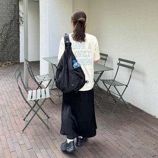 Back lettering point short-sleeved T-shirt