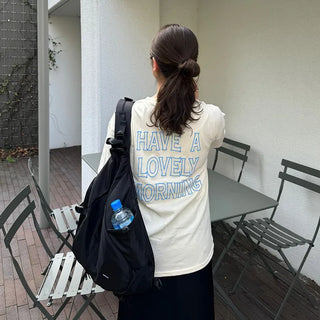 Back lettering point short-sleeved T-shirt