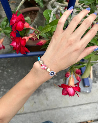 Unique button stone bracelet