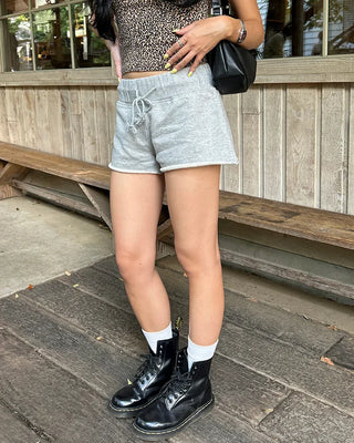 Cut-off very short sweatpants
