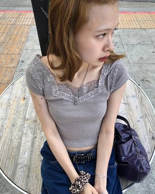 Lace layered neck French T-shirt