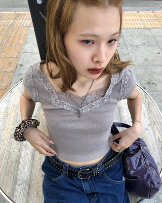 Lace layered neck French T-shirt