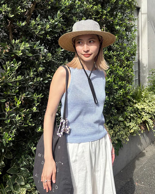 Summer knit sleeveless top