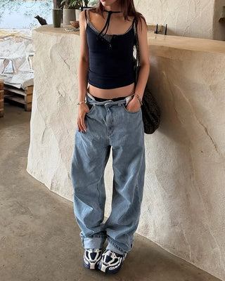 Back lettering denim pants