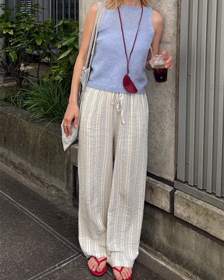 Summer knit sleeveless top