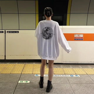 Moon print back point sweatshirt