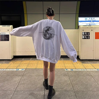 Moon print back point sweatshirt