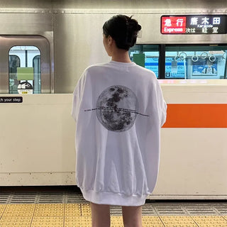 Moon print back point sweatshirt