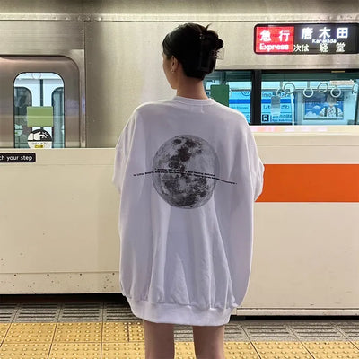 Moon print back point sweatshirt
