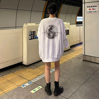 Moon print back point sweatshirt