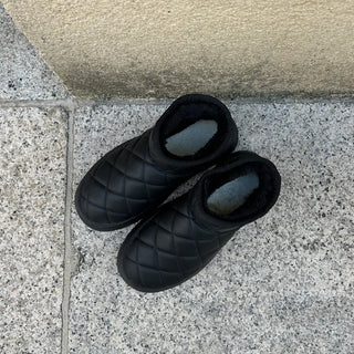 Quilted sheepskin boots