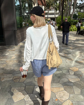 Double rivet line shoulder bag