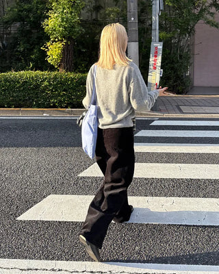 Ribbed V-neck semi-cropped high-gauge knit