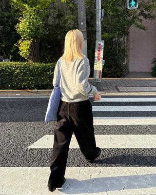 Ribbed V-neck semi-cropped high-gauge knit