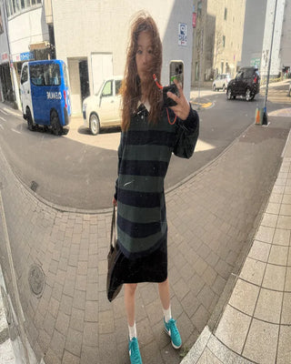 Colored neck striped long T-shirt
