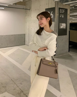 Layered design off-shoulder ribbed slim knit