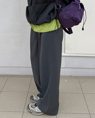 One-pleat wide slacks