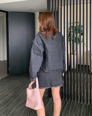 Crop-fit denim jacket