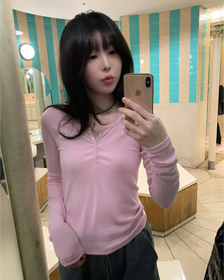 Henley neck long-sleeved T-shirt
