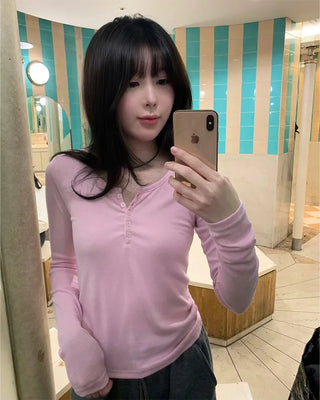 Henley neck long-sleeved T-shirt