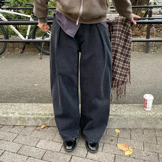 Side pintuck denim pants