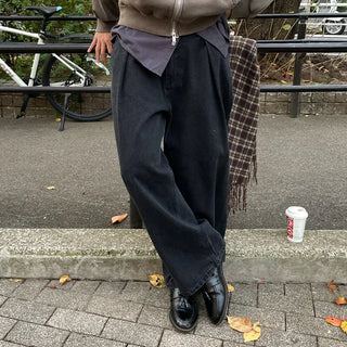 Side pintuck denim pants