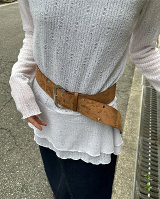 Wide suede point belt
